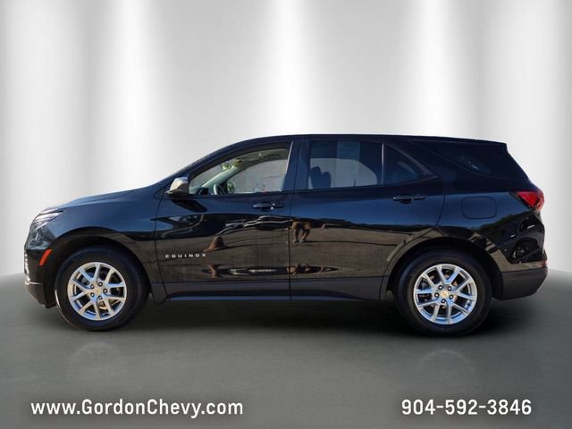 Used 2024 Chevrolet Equinox LS w/ LS Convenience Package FWD image 2
