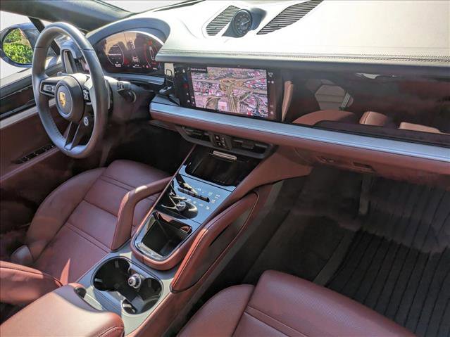 Used 2024 Porsche Cayenne S image 22
