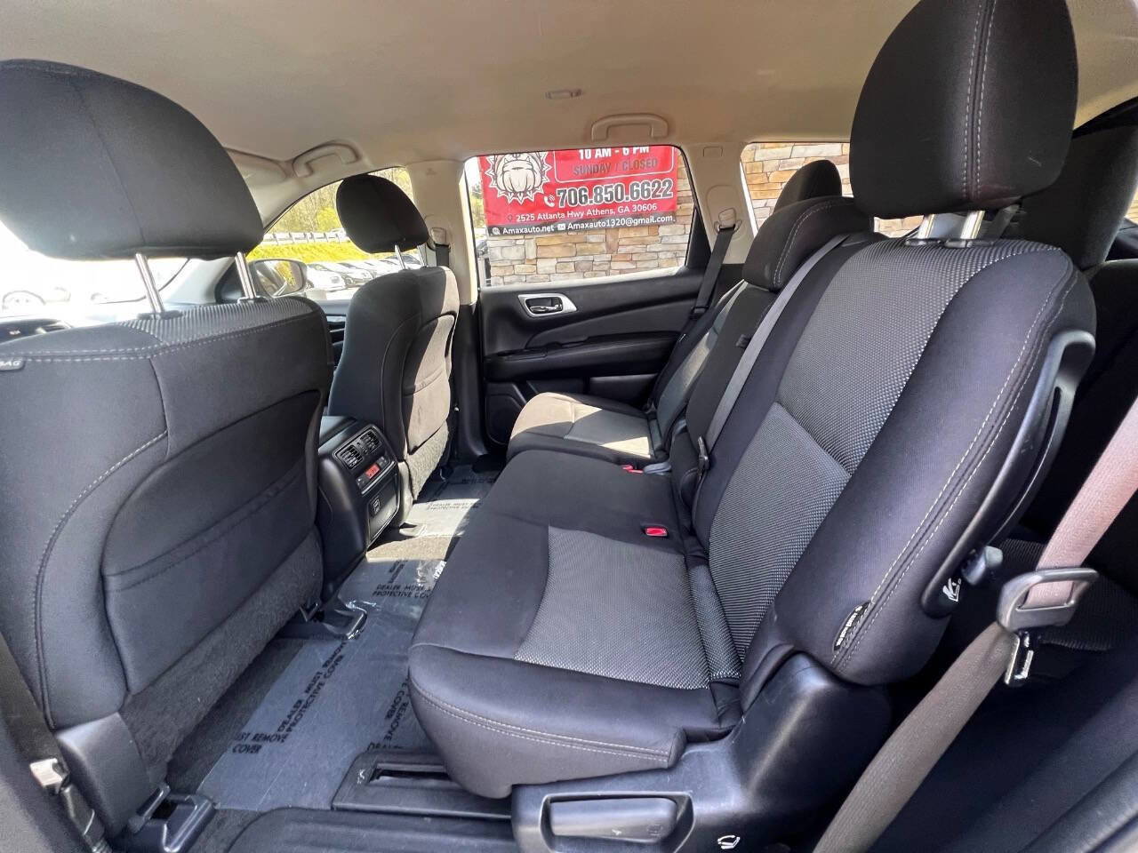 Used 2018 Nissan Pathfinder S image 17