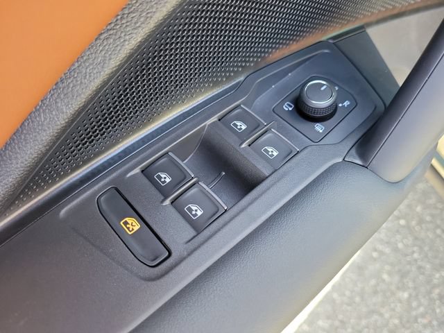 New 2026 Volkswagen Tiguan SEL R-Line AWD/4WD image 16