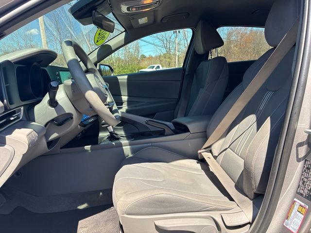 Used 2023 Hyundai Elantra SEL FWD image 9