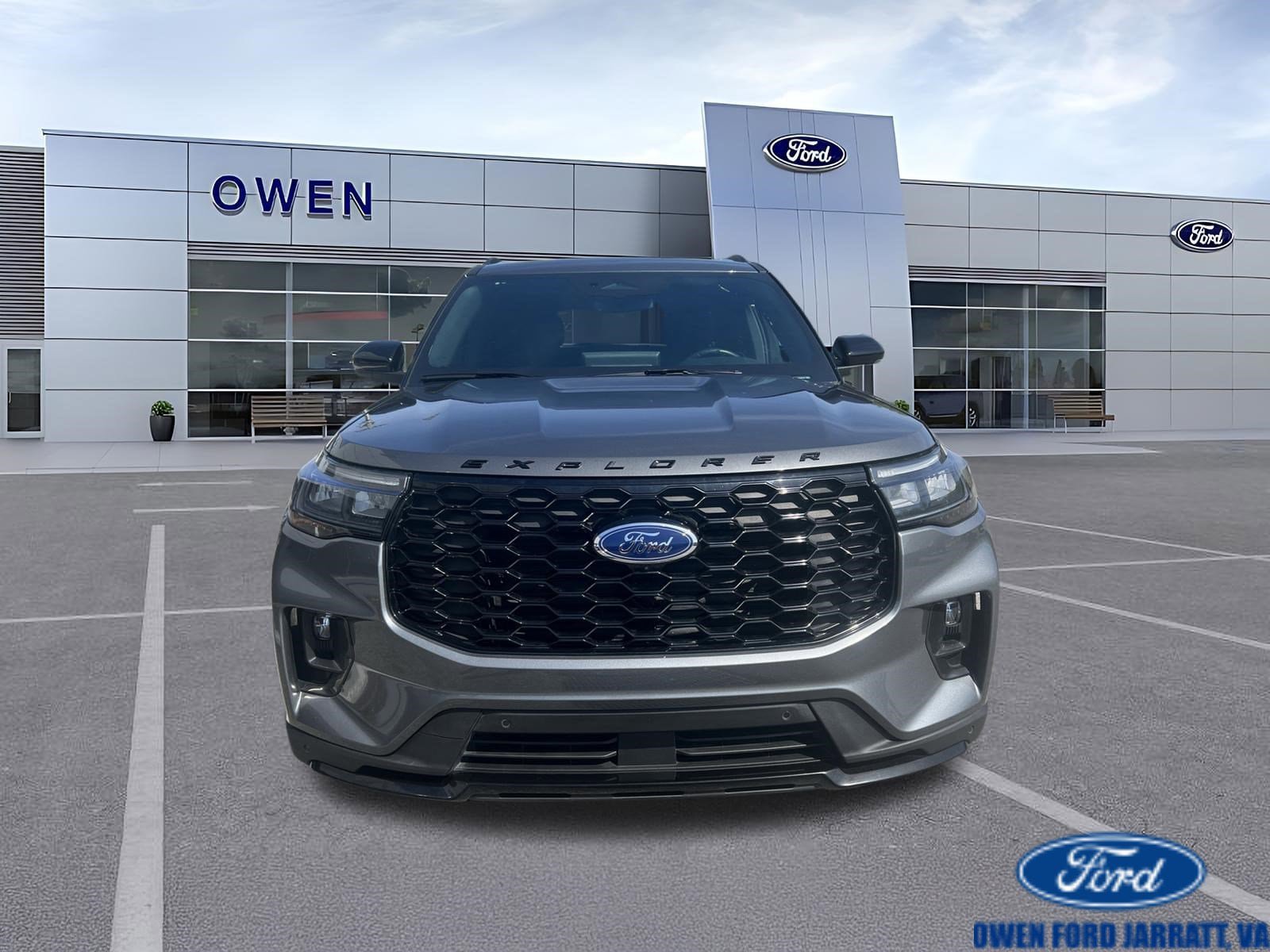 Used 2025 Ford Explorer ST-Line w/ Premium Package AWD/4WD image 2