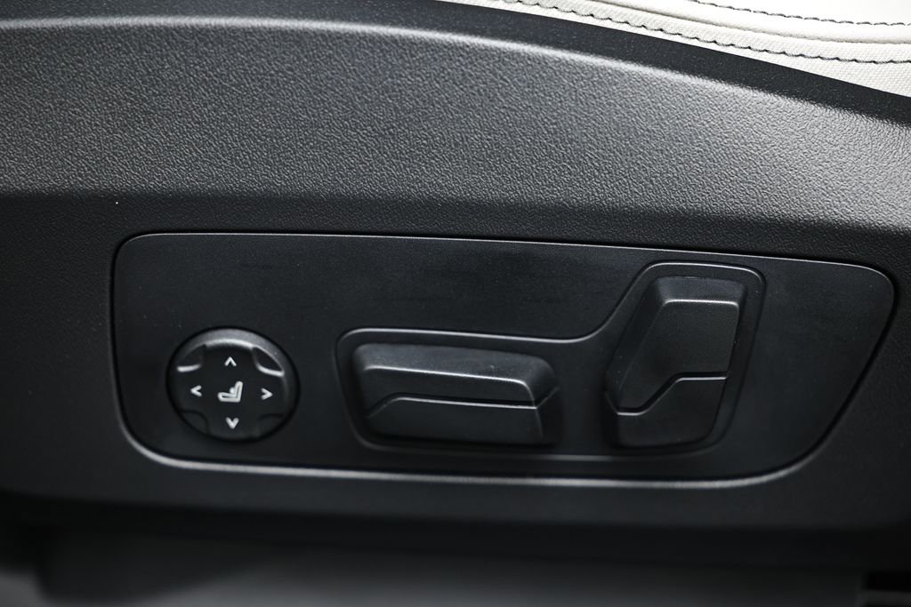 New 2026 BMW X1 xDrive28i AWD/4WD image 22