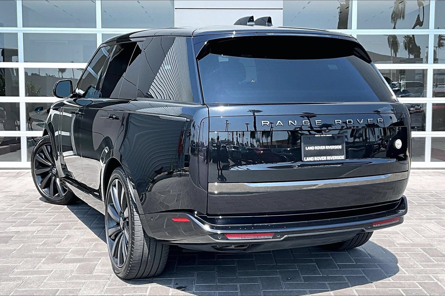 Certified 2023 Land Rover Range Rover SV AWD/4WD image 12