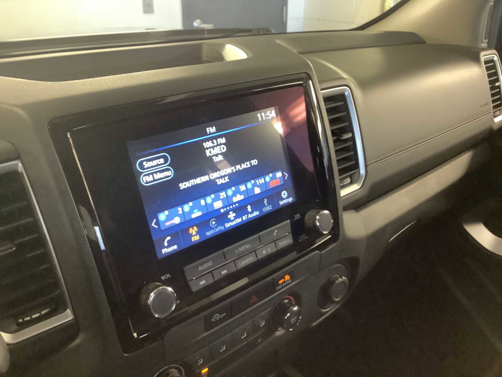 Used 2023 Nissan Frontier SV image 16