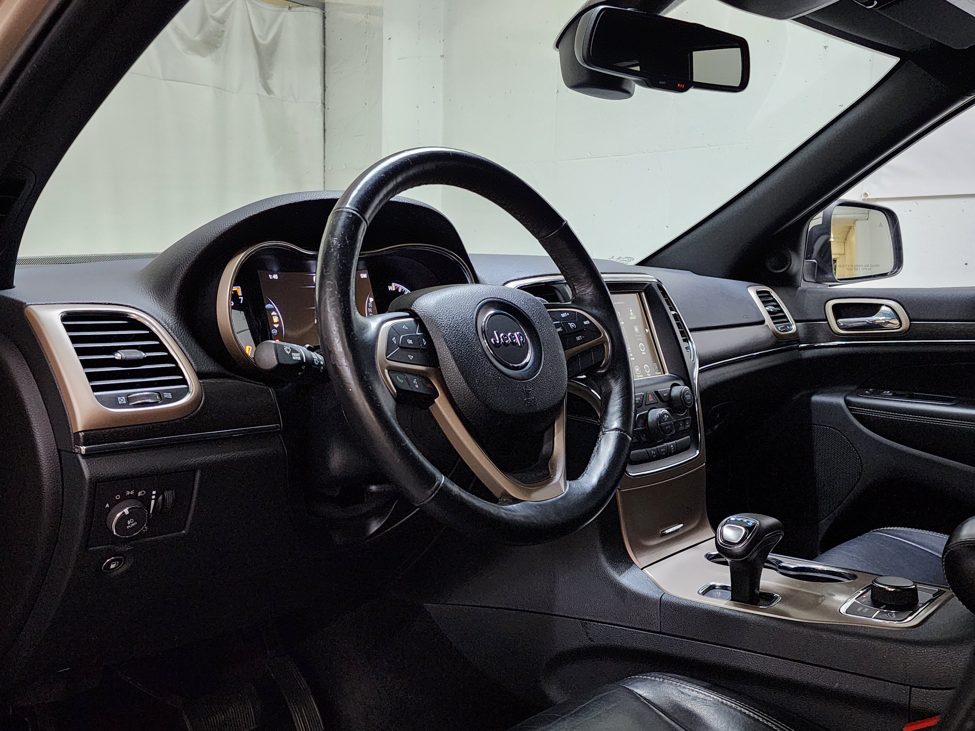 Used 2015 Jeep Grand Cherokee Limited AWD/4WD image 13
