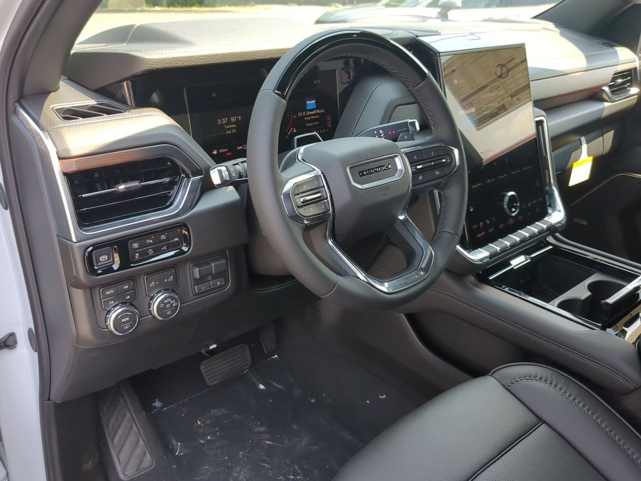 Used 2026 GMC Yukon XL Denali w/ Denali Reserve Package AWD/4WD image 10