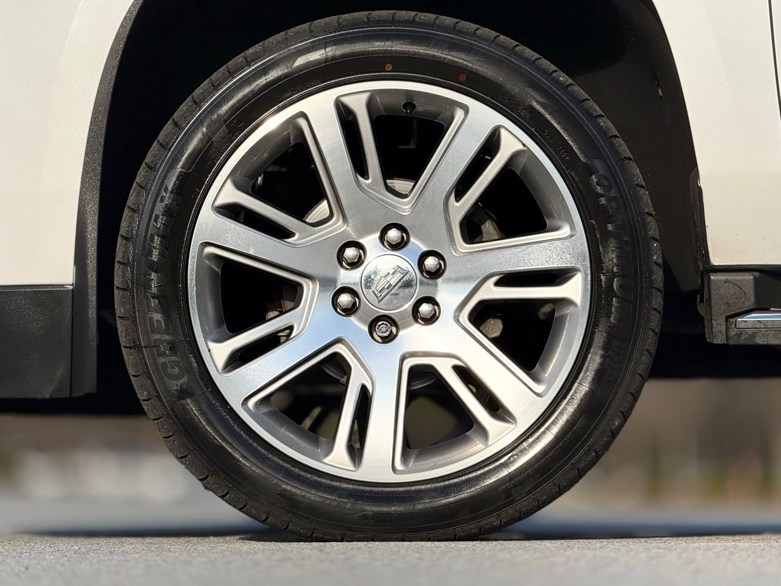 Used 2016 Cadillac Escalade Luxury image 17