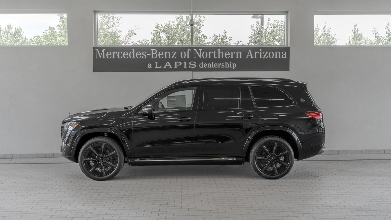 New 2026 Mercedes-Benz Maybach GLS 600 4MATIC image 2