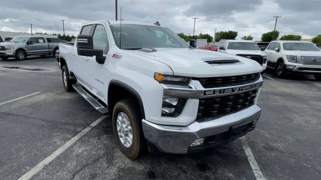 Used 2023 Chevrolet Silverado 2500 LT w/ Convenience Package AWD/4WD image 4