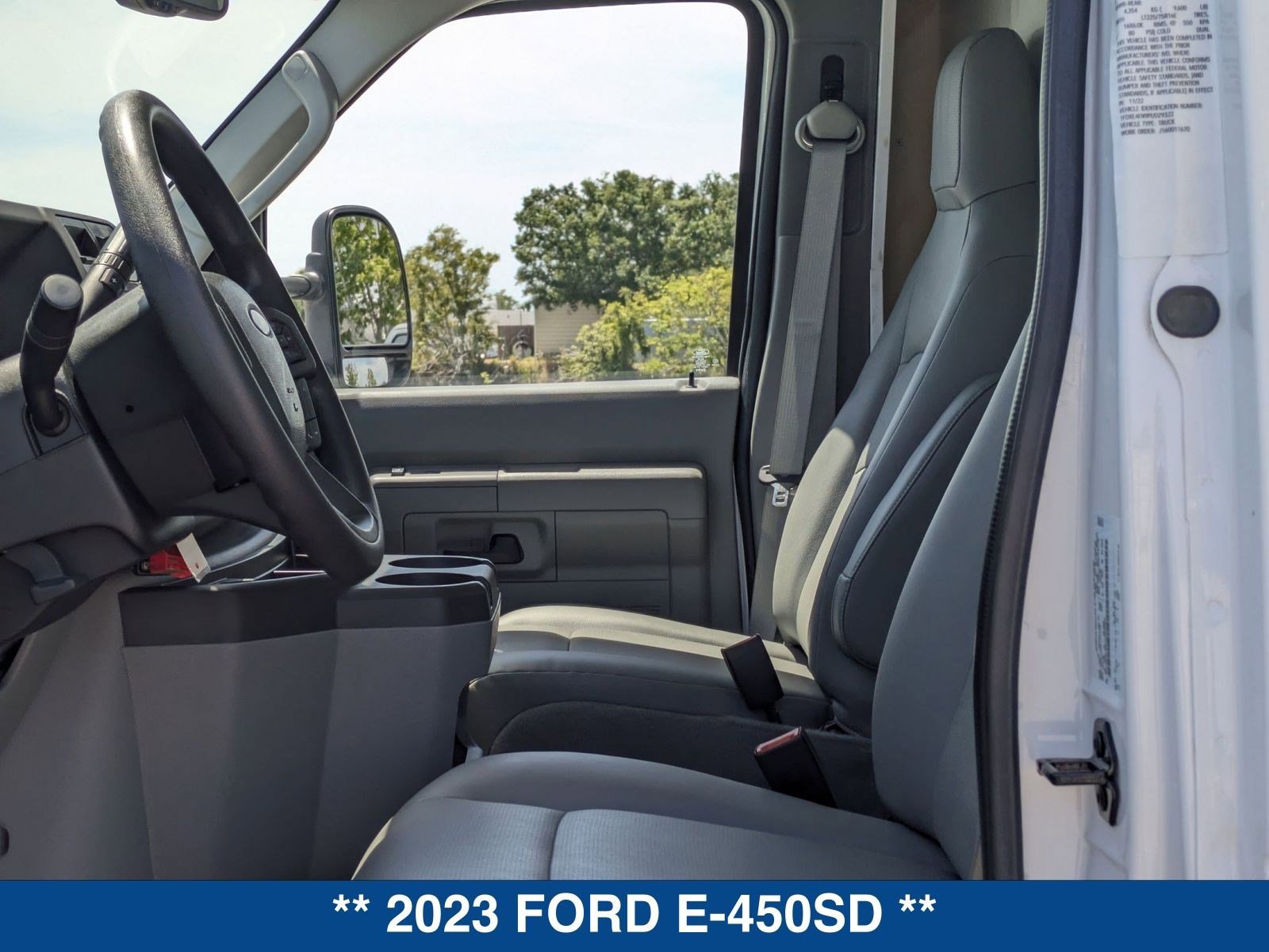 New 2023 Ford E-450 and Econoline 450 Super Duty w/ Power Windows & Locks Group image 15