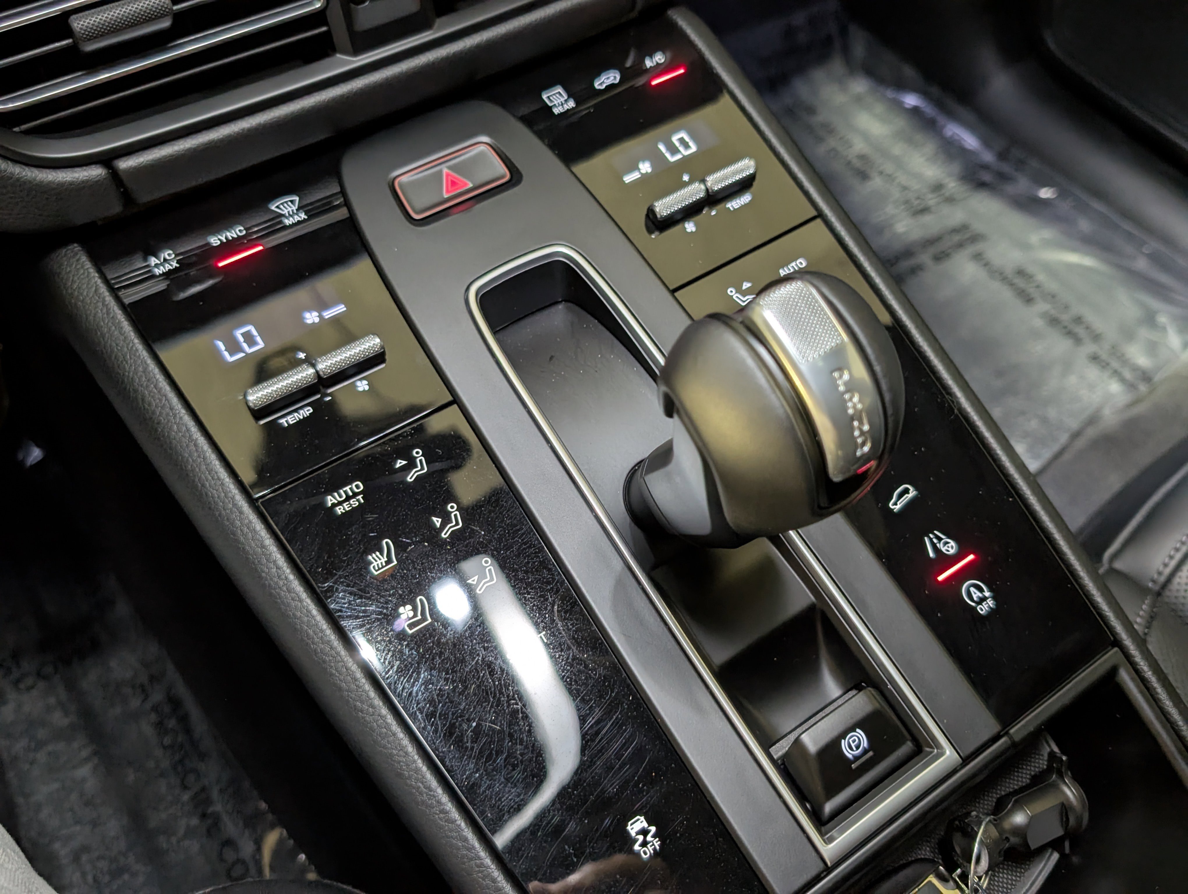 Certified 2025 Porsche Macan image 42