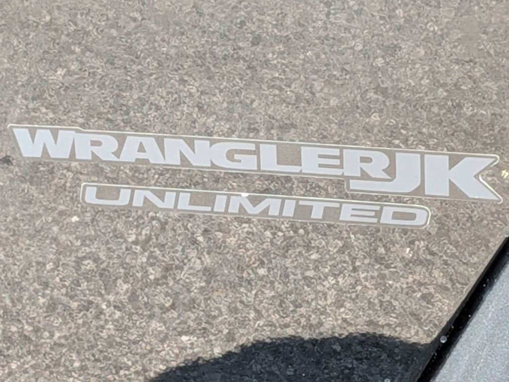 Used 2018 Jeep Wrangler Unlimited Sport image 10