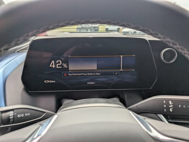 New 2025 Chevrolet Equinox EV LT w/ Convenience Package II AWD/4WD image 18
