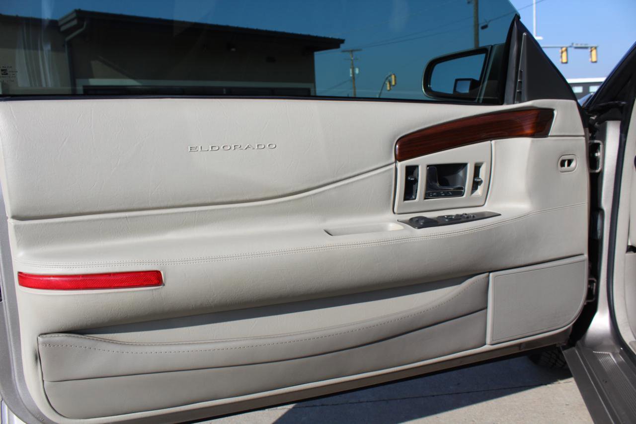 Used 2000 Cadillac Eldorado Touring image 28