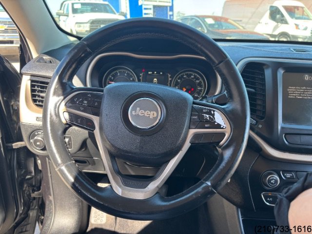 Used 2014 Jeep Cherokee Latitude FWD image 19