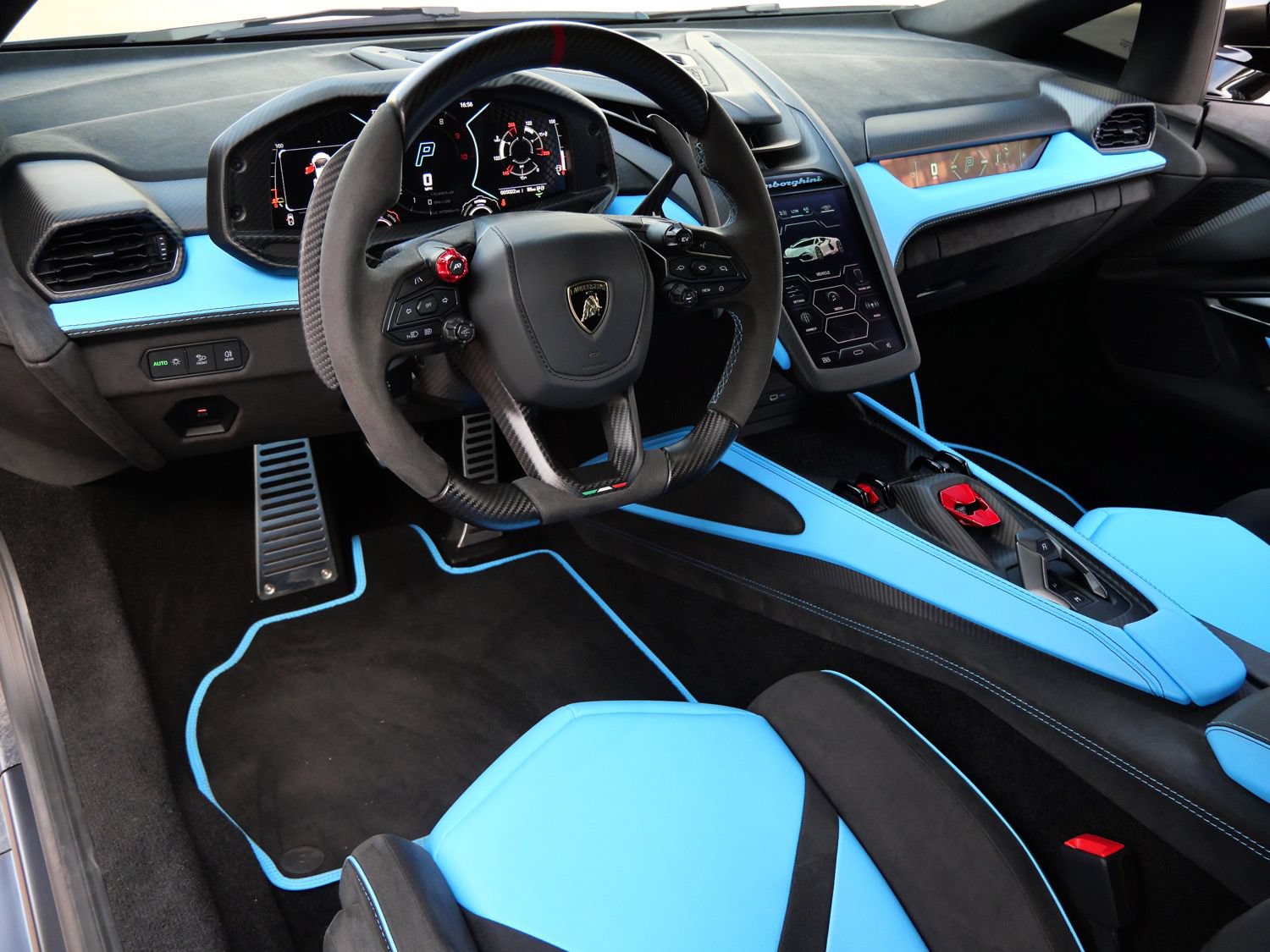 Used 2025 Lamborghini Revuelto AWD/4WD image 21