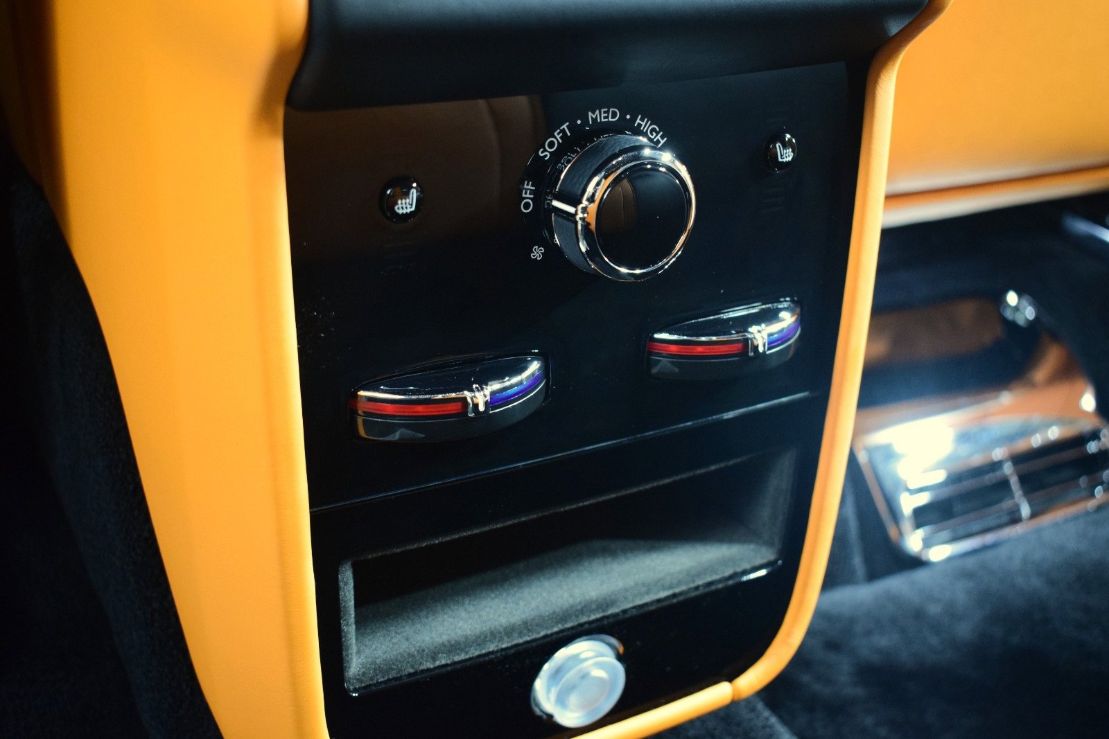 New 2026 Rolls-Royce Cullinan Black Badge image 22