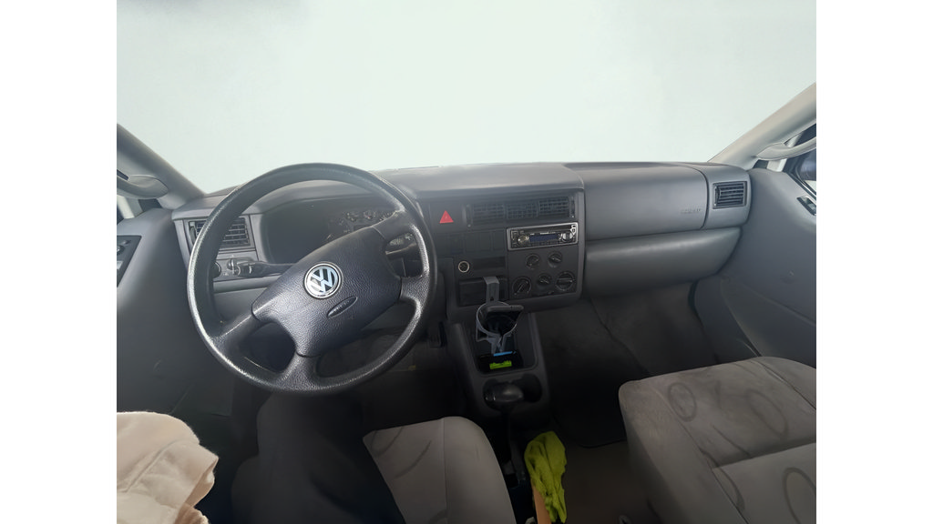 Used 2001 Volkswagen Eurovan FWD image 8