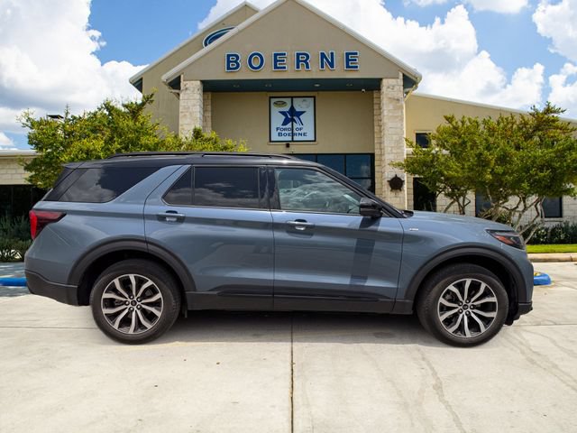 Used 2025 Ford Explorer ST-Line AWD/4WD image 6