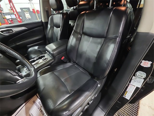 Used 2020 Nissan Pathfinder SL image 11