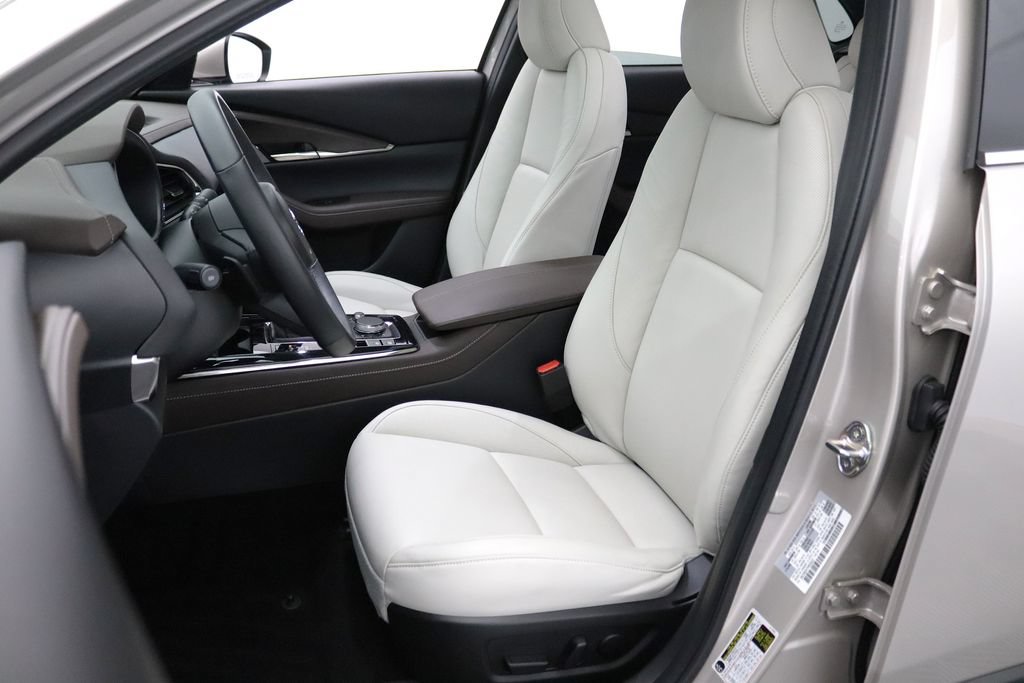 Used 2023 MAZDA CX-30 AWD 2.5 S w/ Premium Package image 2