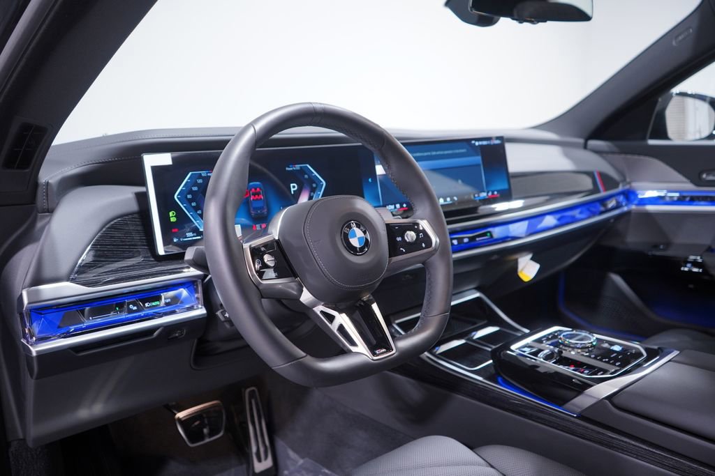 Used 2025 BMW 740i w/ Premium Package image 6