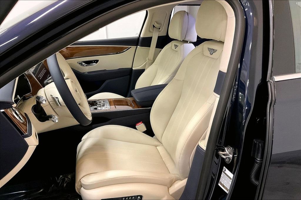 New 2026 Bentley Flying Spur Plug-In Hybrid image 8