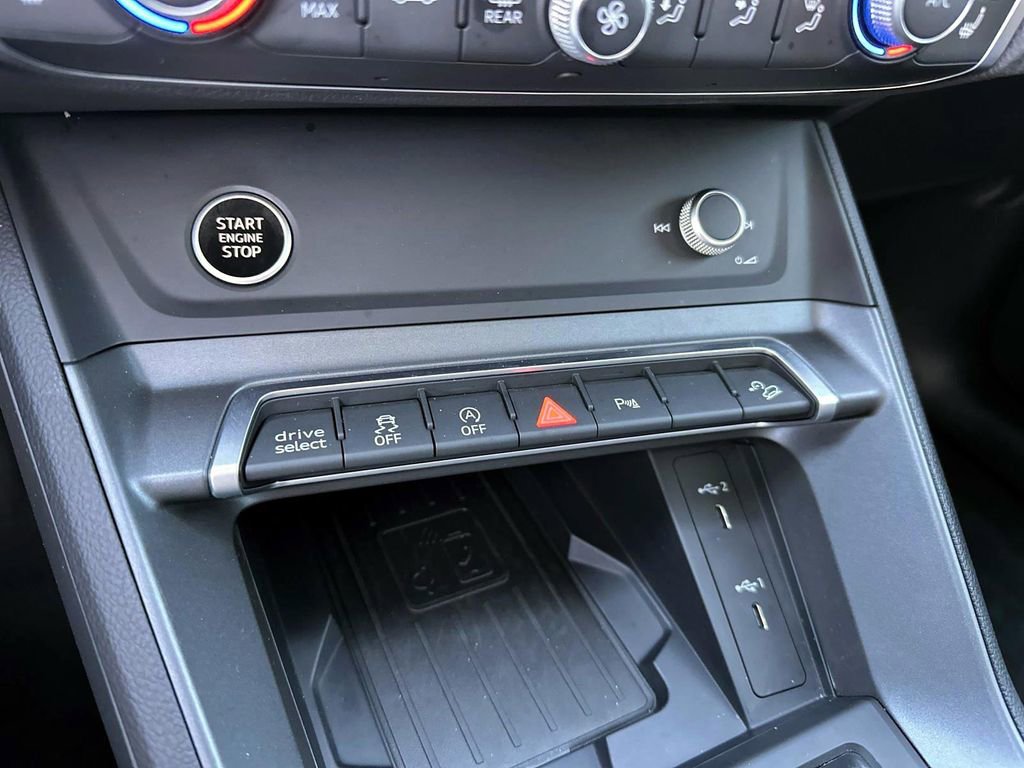 Used 2024 Audi Q3 2.0T Premium Plus w/ Premium Plus Package image 24