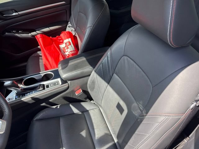 Used 2024 Nissan Altima 2.0 SR FWD image 16
