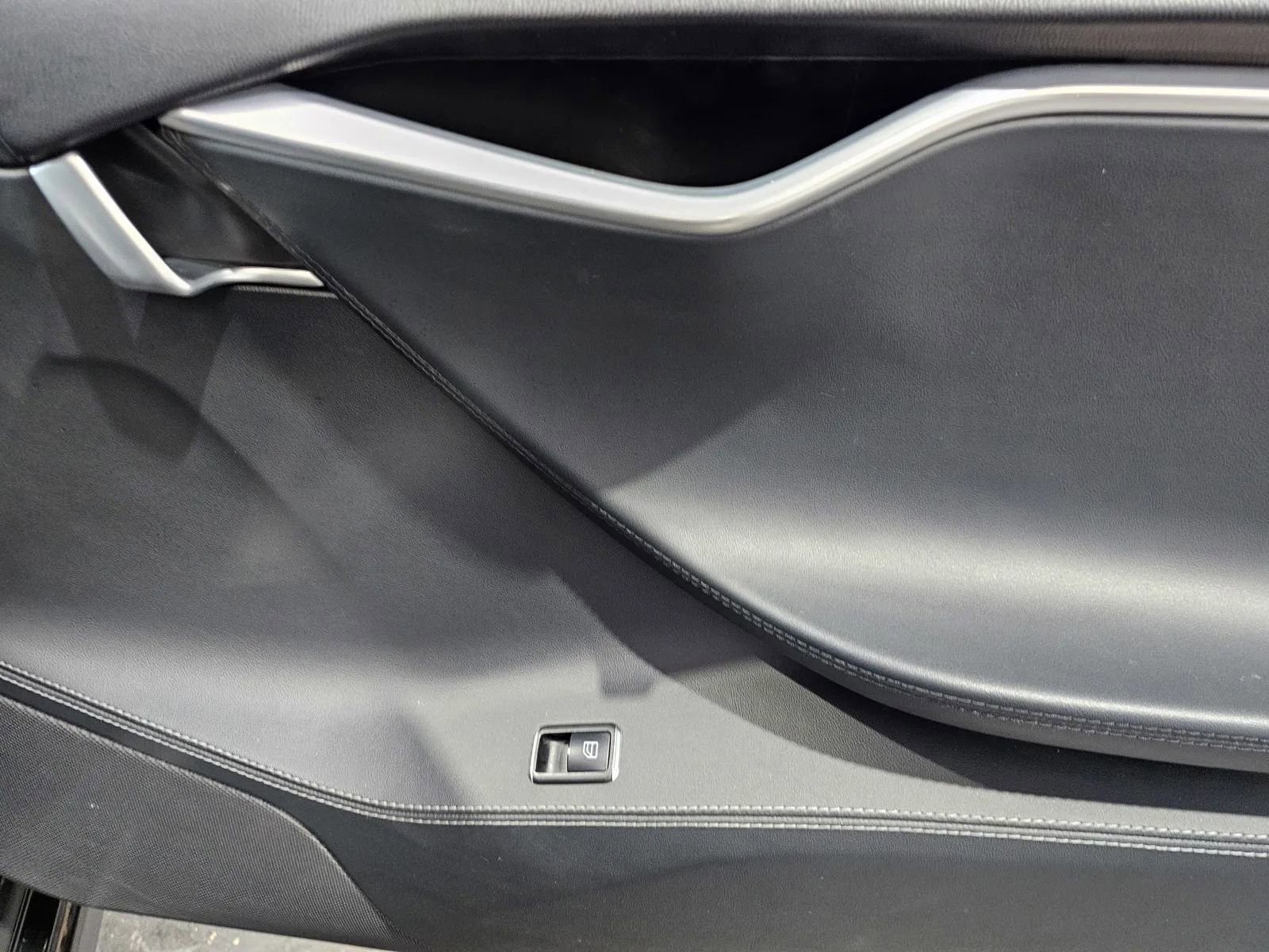 Used 2013 Tesla Model S Performance RWD image 6