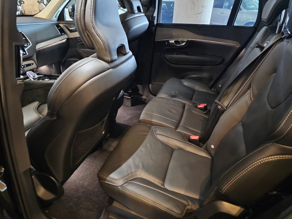 Certified 2025 Volvo XC90 B6 Ultra w/ Protection Package Premier AWD/4WD image 12