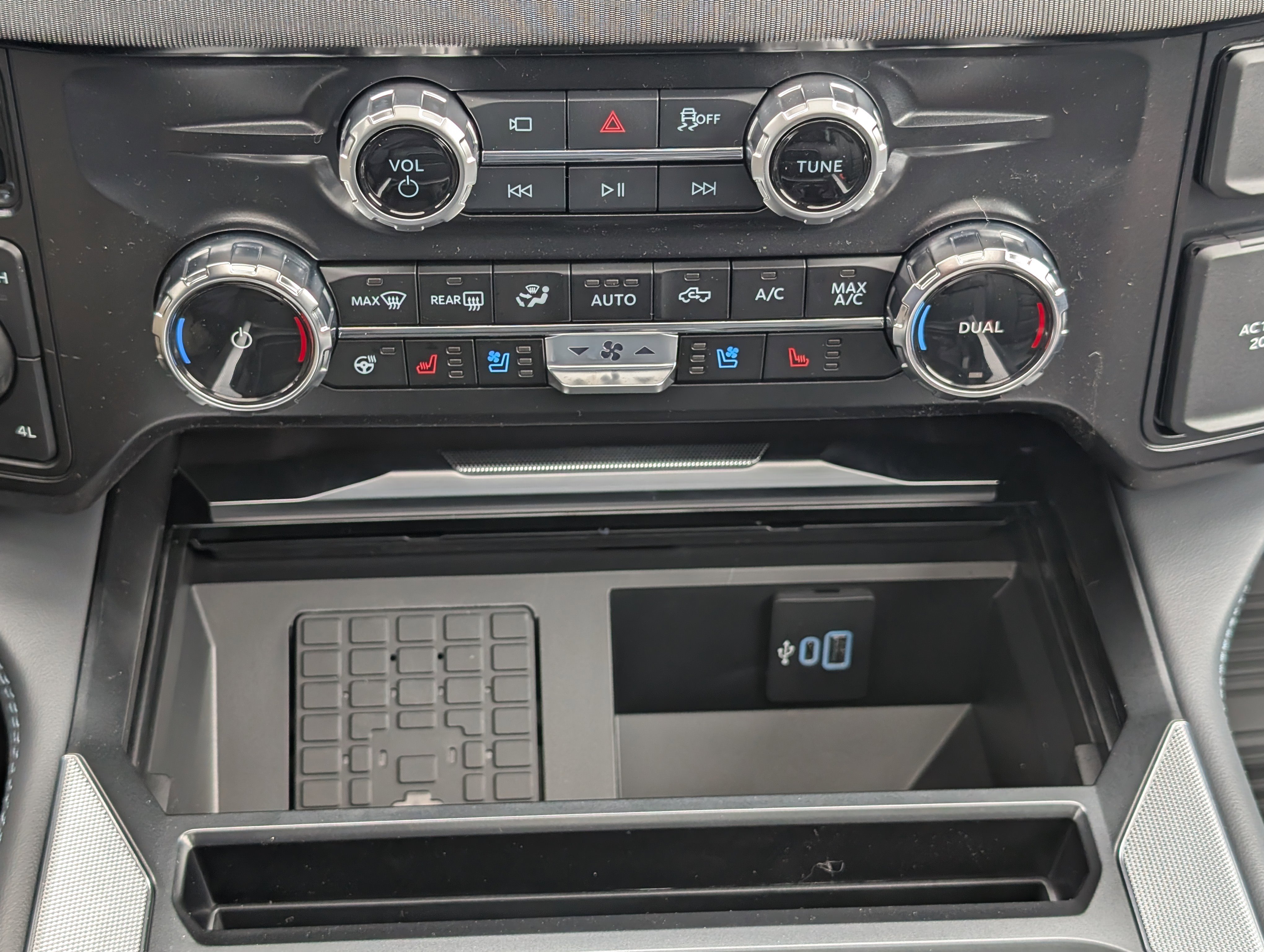 New 2026 Ford F250 Platinum image 23