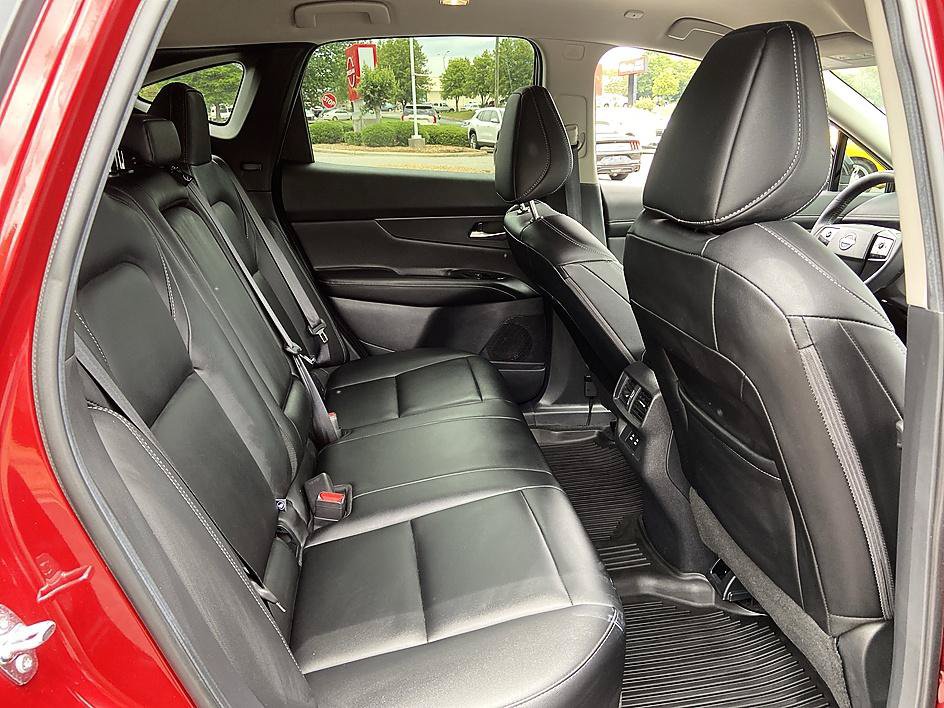 Certified 2025 Nissan Murano SV FWD image 18