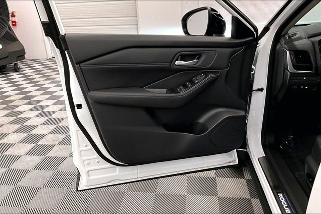 New 2026 Nissan Rogue SV image 31