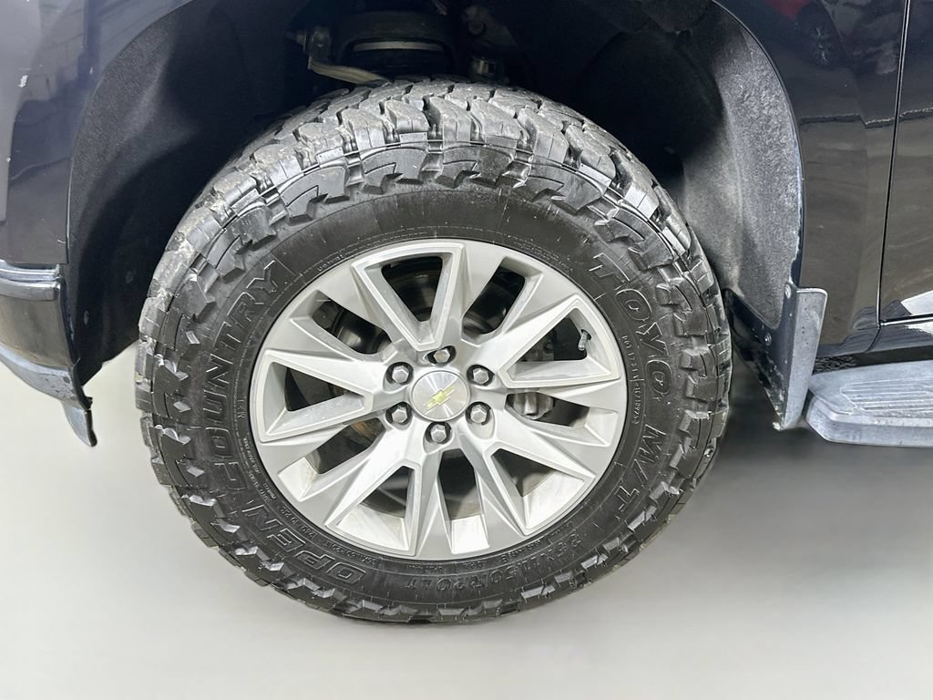 Used 2019 Chevrolet Silverado 1500 High Country w/ Z71 Off-Road Package AWD/4WD image 8