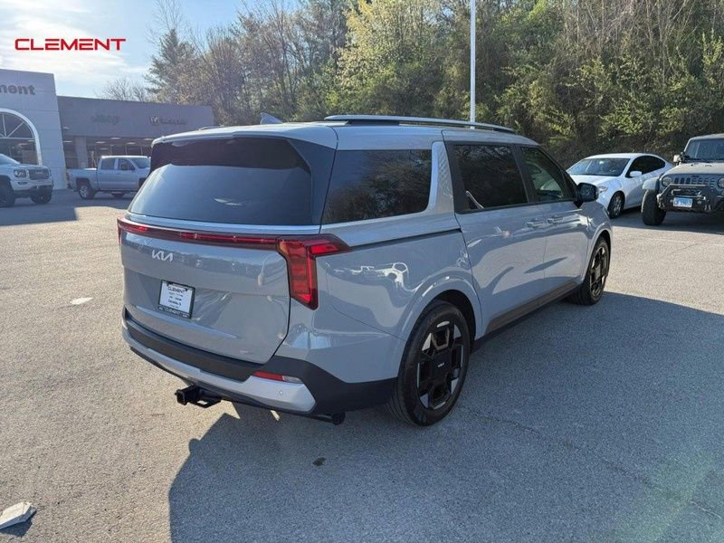 Used 2025 Kia Carnival EX image 8