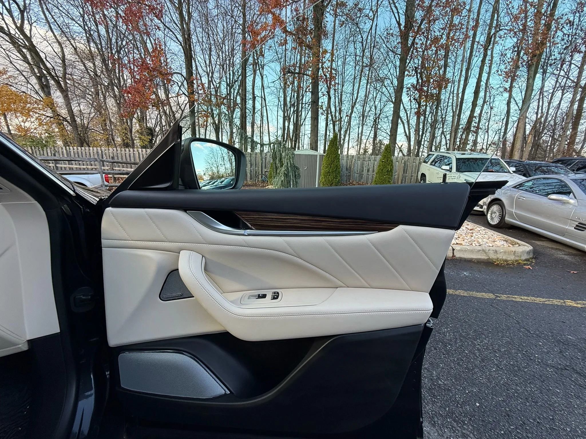 Used 2019 Maserati Levante GranLusso image 29