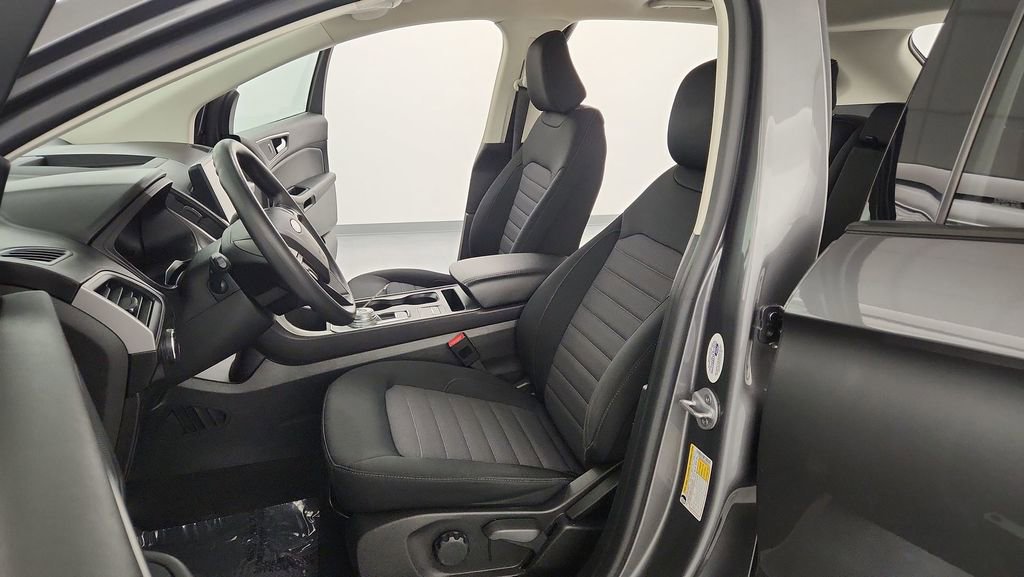 Used 2023 Ford Edge SE AWD/4WD image 14