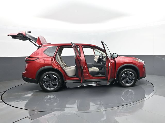 Used 2025 Nissan Rogue SV AWD/4WD image 28