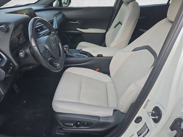 Used 2022 Lexus UX 200 w/ Premium Package FWD image 17