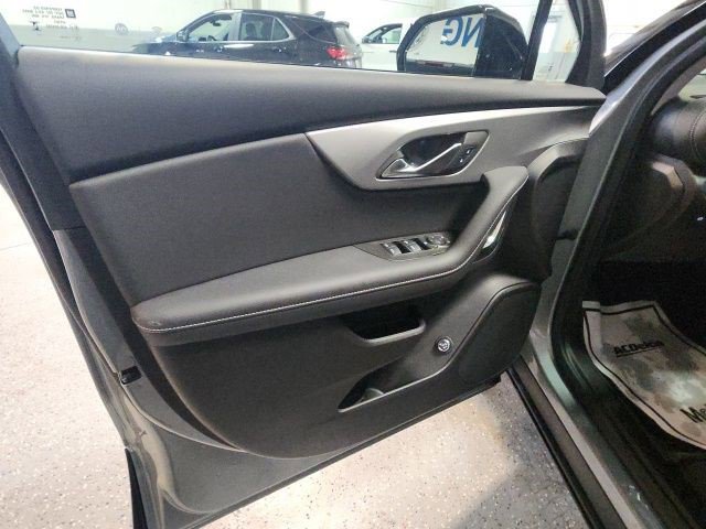 Certified 2023 Chevrolet Blazer LT w/ Convenience Package image 9