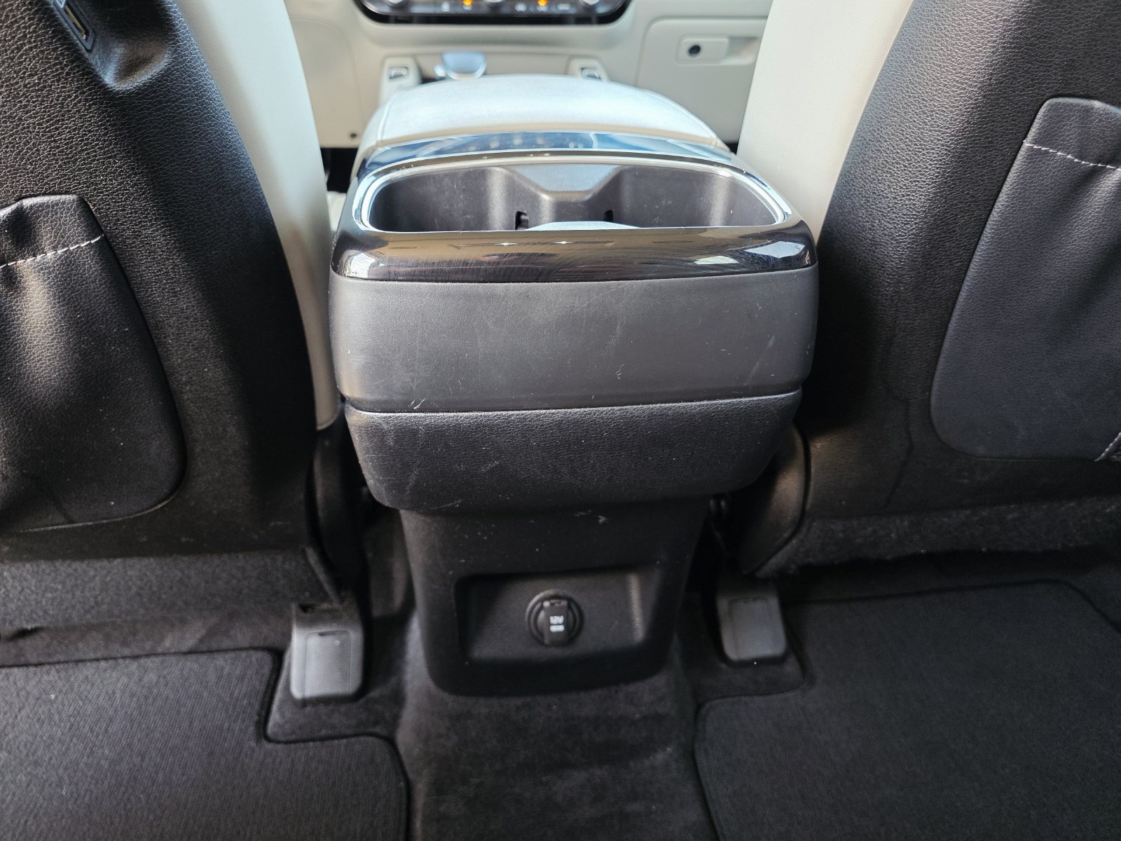 Used 2020 Kia Telluride S FWD image 17
