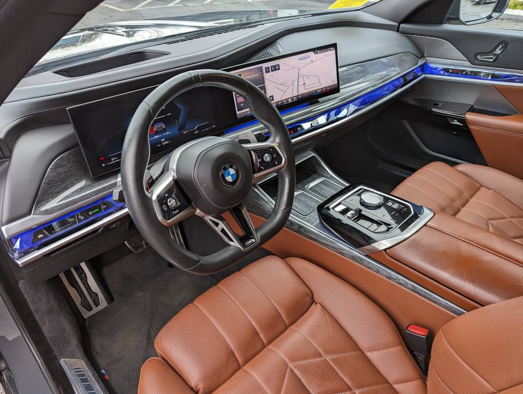 Used 2023 BMW 760i xDrive AWD/4WD image 14
