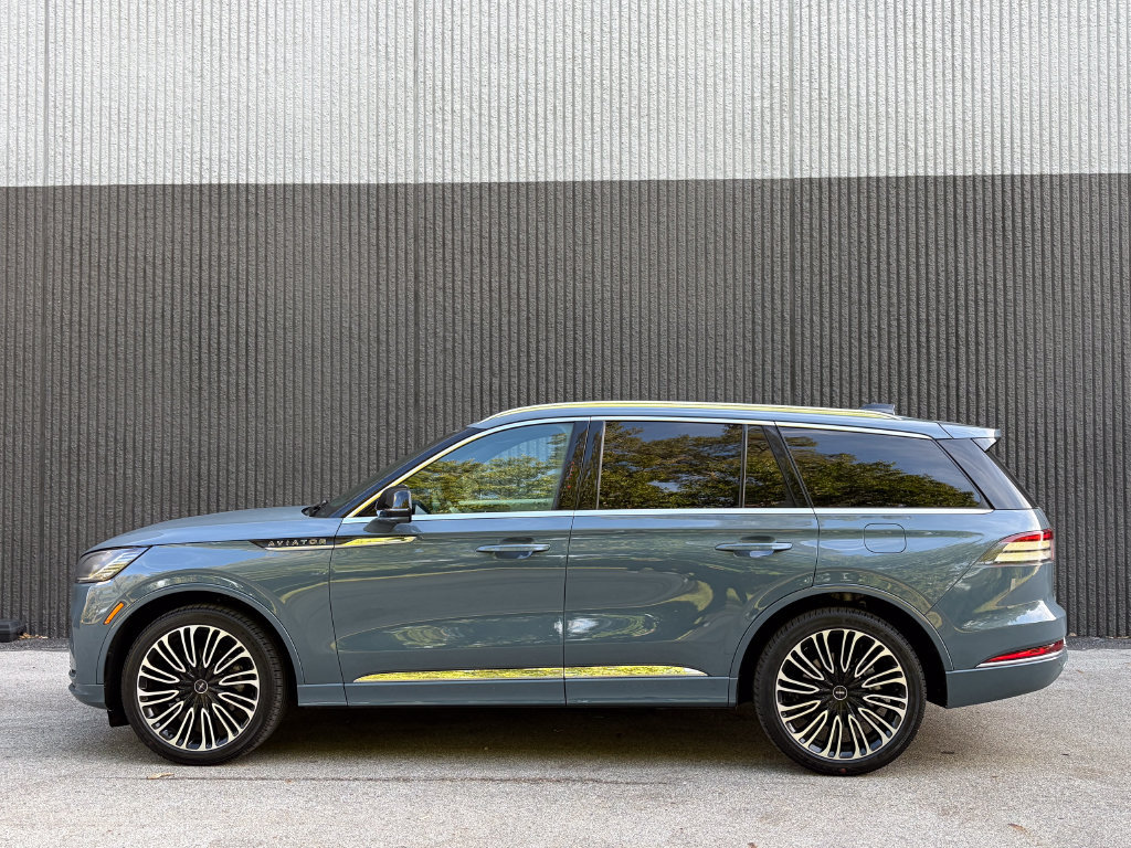 New 2026 Lincoln Aviator Black Label w/ Dynamic Handling Package AWD/4WD image 4