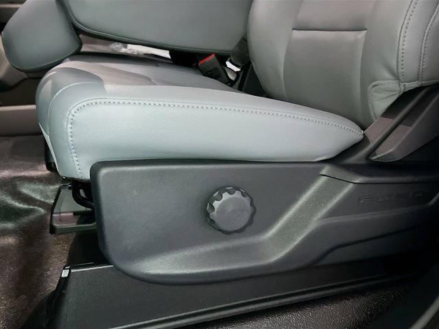 New 2026 Ford F550 4x4 Regular Cab Super Duty image 13