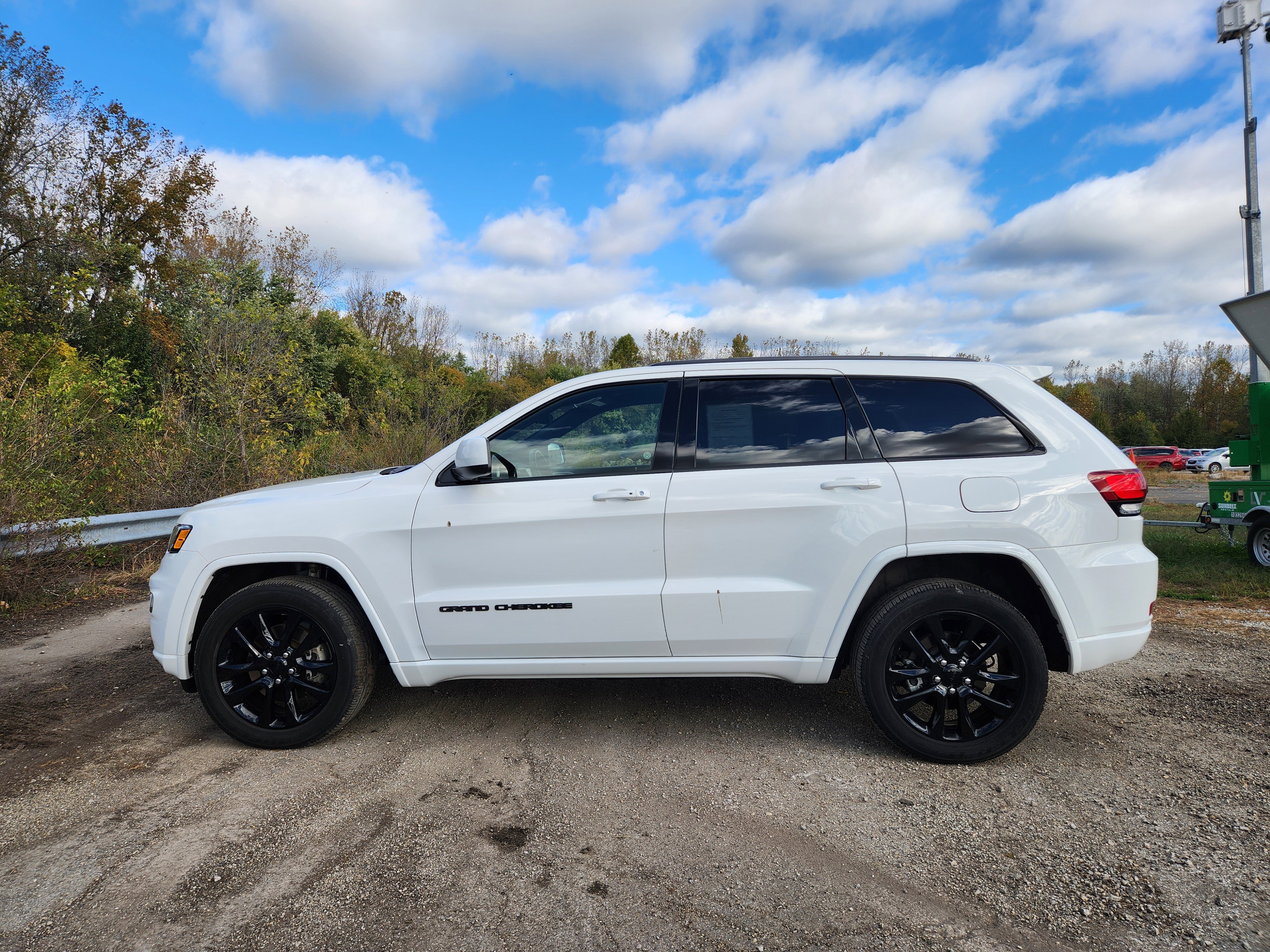 Used 2021 Jeep Grand Cherokee Laredo X image 15