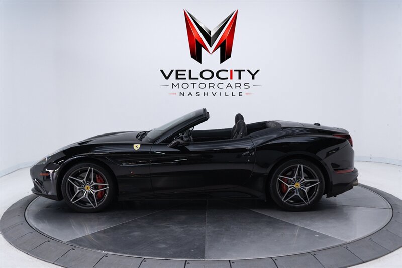 Used 2017 Ferrari California T RWD image 17