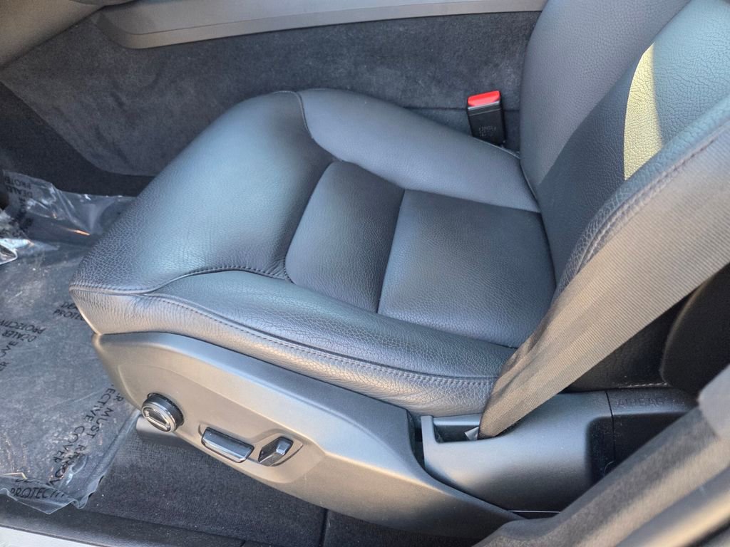 Used 2022 Volvo XC60 T8 Inscription Expression w/ Advanced Package image 24