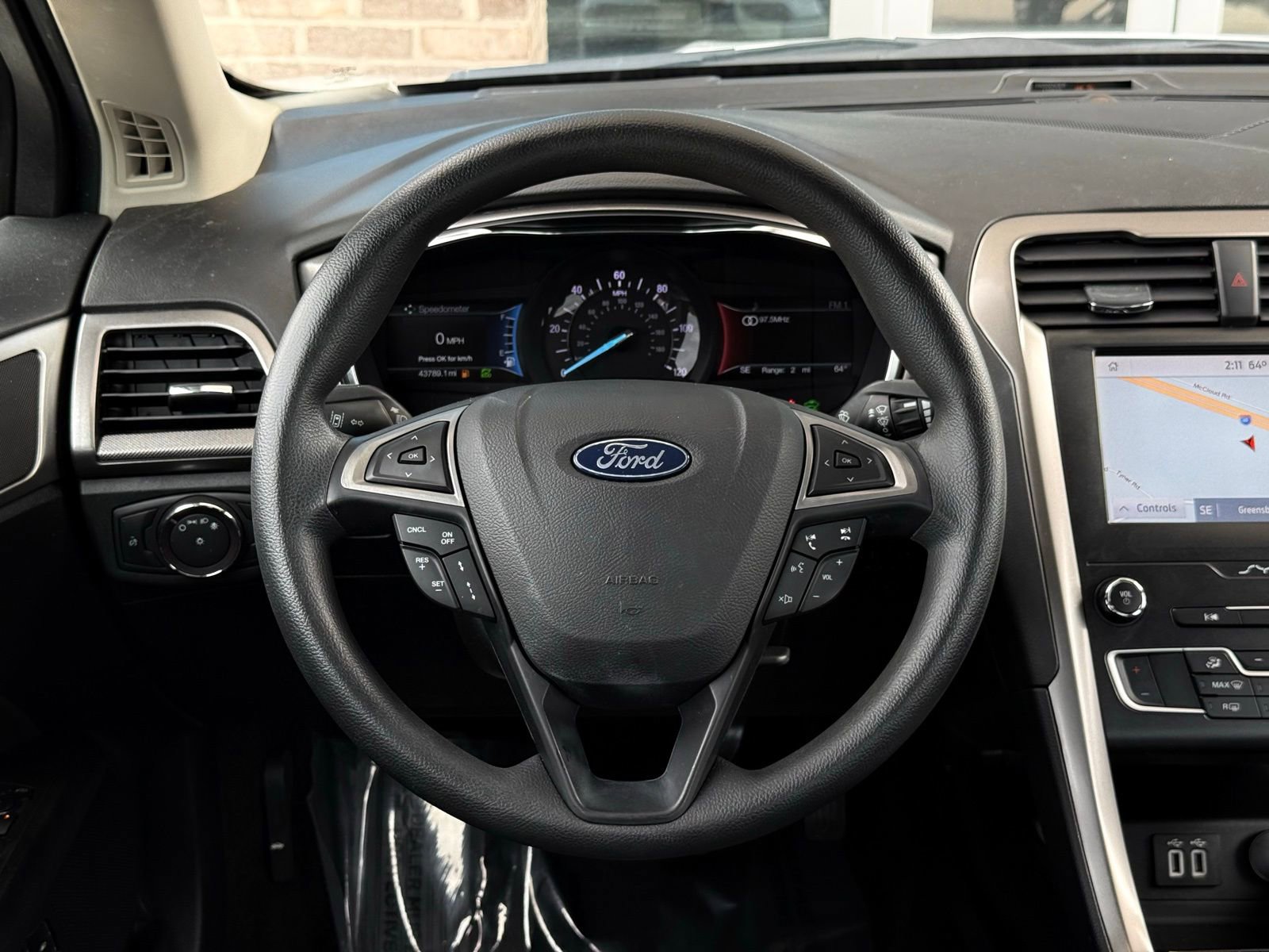Used 2020 Ford Fusion SE image 27